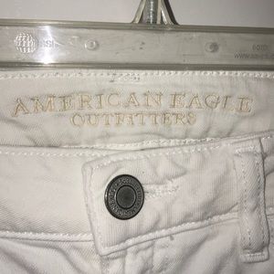 AMERICAN EAGLE Size 2 Regular White Skinny Jean